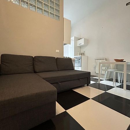 Ampio Bilocale Sui Navigli Milanoアパートメント エクステリア 写真
