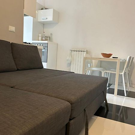 Ampio Bilocale Sui Navigli Milanoアパートメント エクステリア 写真